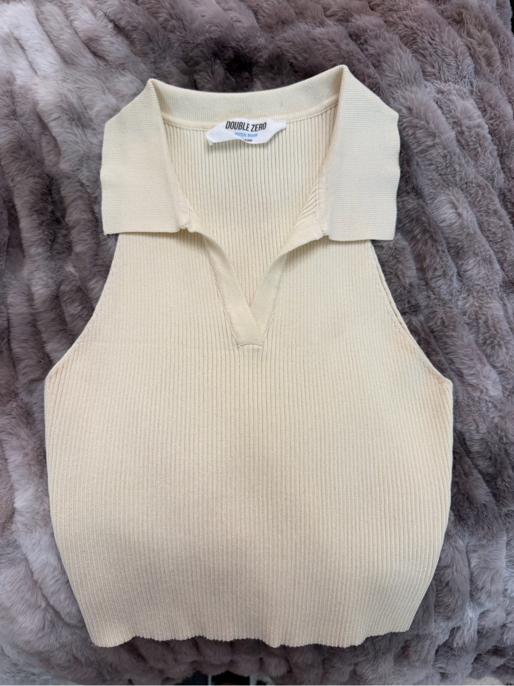 Double Zero Cream Ribbed V-Notch Collar Tank